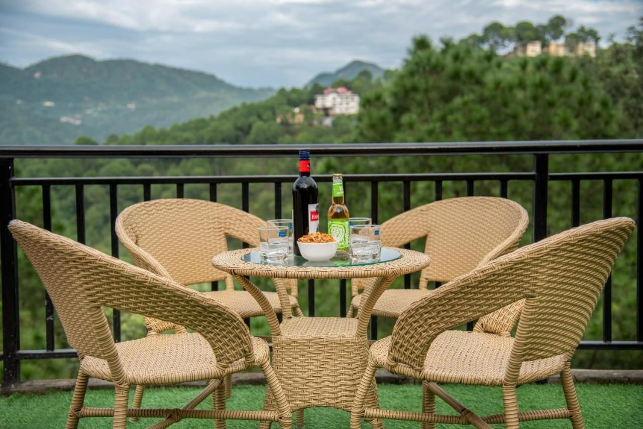 Mystic Kasauli I Pvt Balcony I Peacefull Area I Serviced Apt I By Exotic Stays Bagian luar foto